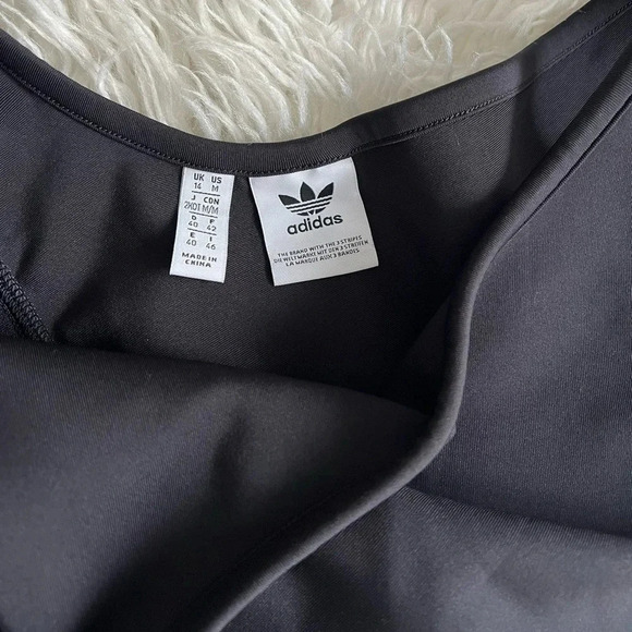 Adidas Low Back Crop Top Size Medium - Picture 9 of 9